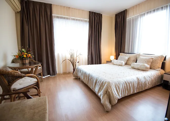 Complex Apolon Νεσέμπαρ